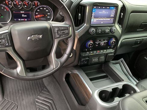 Used 2021 Chevrolet Silverado 1500 LT Trail Boss w/ Convenience Package II image 18