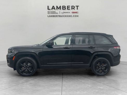 Used 2023 Jeep Grand Cherokee Altitude AWD/4WD image 2