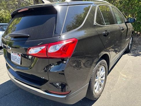 Used 2018 Chevrolet Equinox LT w/ Sun & Infotainment Package FWD image 2