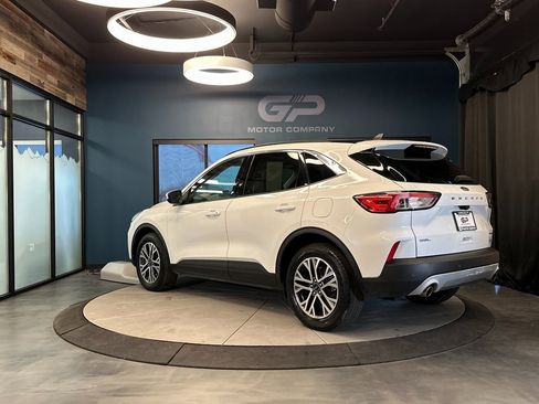 Used 2021 Ford Escape SEL w/ Technology Package image 4