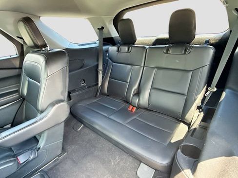 Used 2021 Ford Explorer XLT w/ Equipment Group 202A AWD/4WD image 35