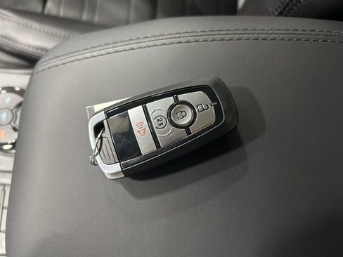 New 2025 Ford Ranger Lariat w/ Black Appearance Package image 25