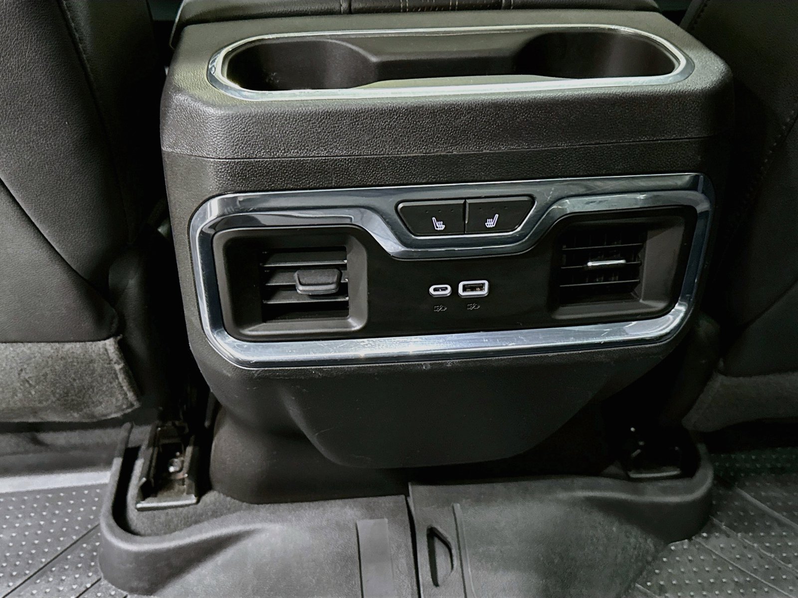 Used 2024 Chevrolet Silverado 3500 High Country w/ High Country Premium Package AWD/4WD image 29