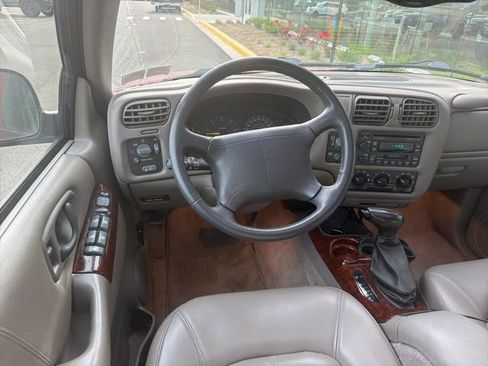 Used 1998 Oldsmobile Bravada AWD w/ Value Pkg image 8