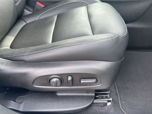 Used 2019 GMC Acadia SLT image 26