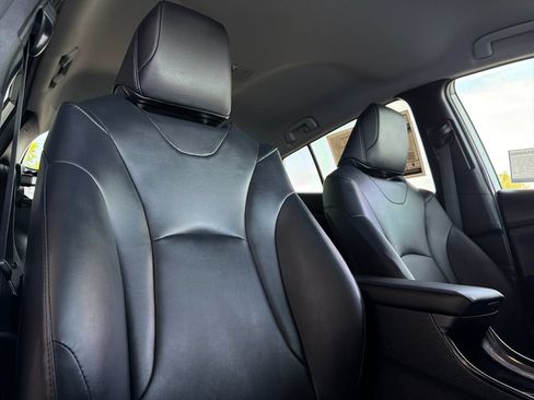 Used 2022 Toyota Prius FWD image 17
