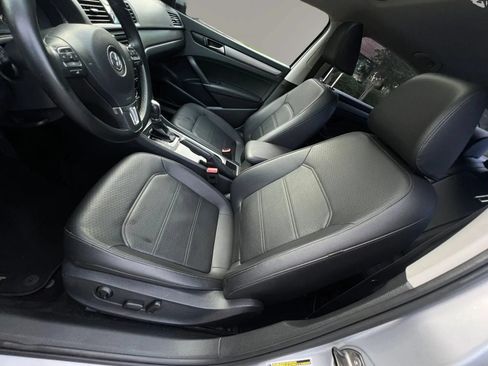Used 2014 Volkswagen Passat TDI SE FWD image 12