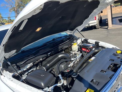 Used 2017 RAM 1500 Laramie image 39