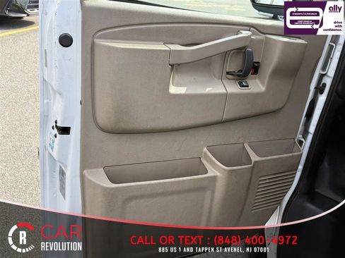 Used 2021 Chevrolet Express 3500 Extended w/ Driver Convenience Package RWD image 17