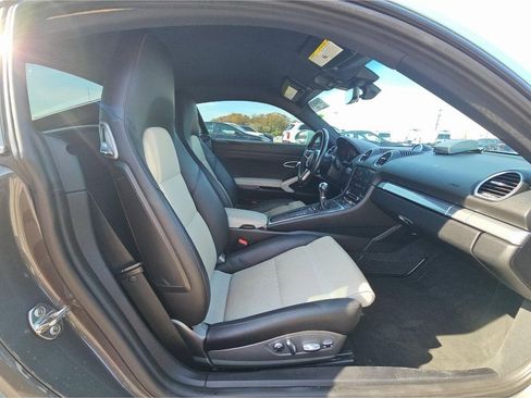 Used 2019 Porsche 718 Cayman S image 7