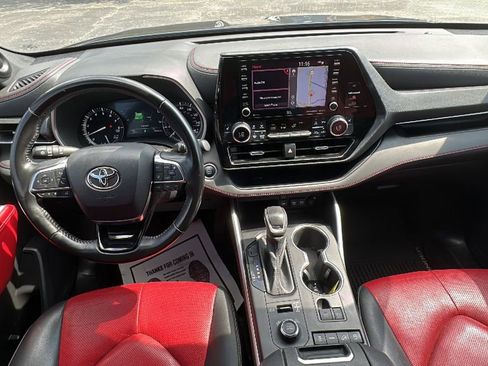Used 2021 Toyota Highlander XSE image 16