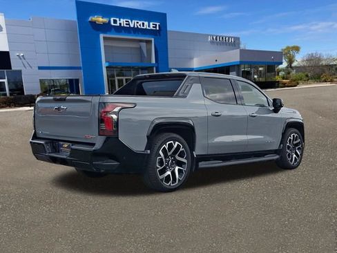 Used 2025 Chevrolet Silverado EV RST AWD/4WD image 26