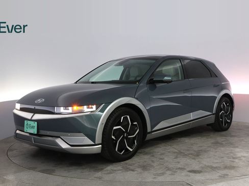 Used 2024 Hyundai Ioniq 5 Limited RWD image 2