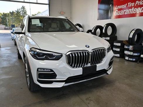 Used 2021 BMW X5 xDrive40i w/ Premium Package image 3