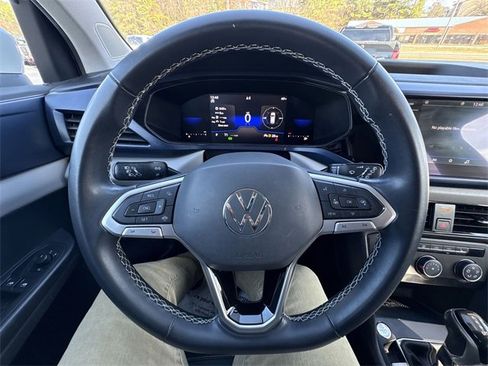 Used 2022 Volkswagen Taos SE image 15