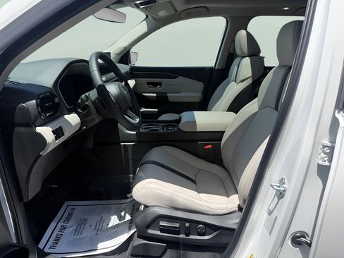 New 2026 Honda Pilot Touring image 9