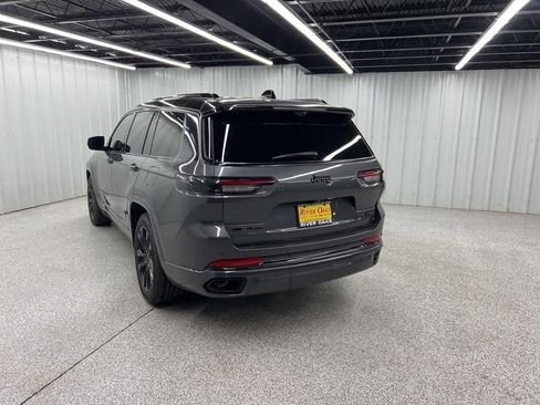 Used 2021 Jeep Grand Cherokee L Overland w/ Luxury Tech Group IV AWD/4WD image 4