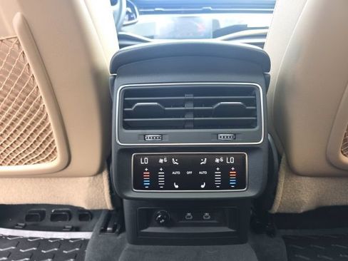 Used 2025 Audi Q7 3.0T Premium Plus AWD/4WD image 27