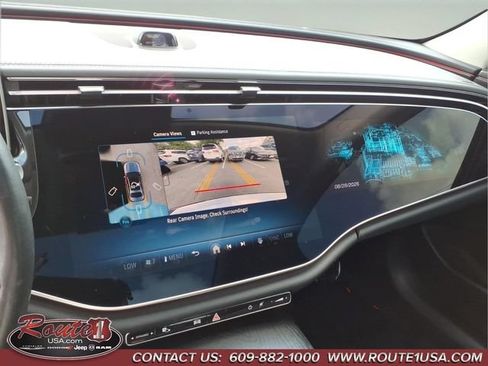 Used 2025 Mercedes-Benz E 350 4MATIC Sedan image 19