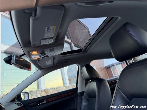 Used 2013 Volkswagen Passat TDI SEL Premium image 7