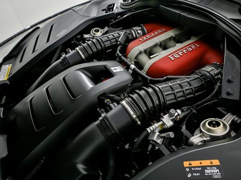 Used 2024 Ferrari Purosangue image 27