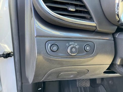 Used 2017 Buick Encore Premium image 9