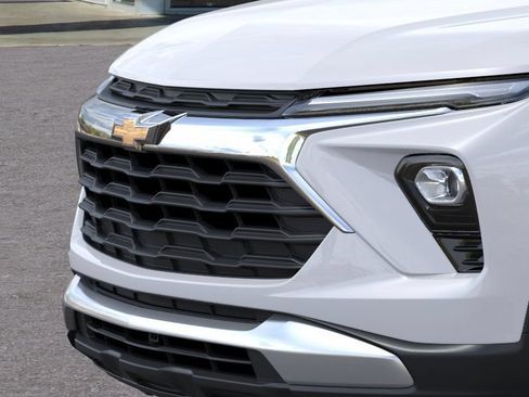 New 2026 Chevrolet TrailBlazer LT w/ LT Cold Weather Package FWD image 13