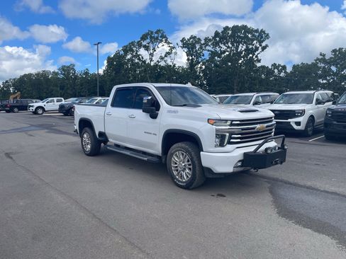 Used 2022 Chevrolet Silverado 2500 High Country w/ Technology Package AWD/4WD image 4