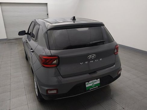 Used 2022 Hyundai Venue SE FWD image 6