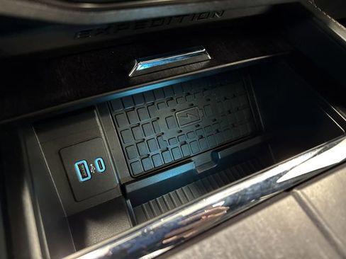 Used 2022 Ford Expedition Max Platinum image 27