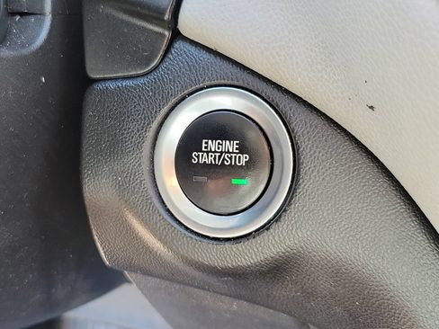 Used 2021 Chevrolet Equinox LT FWD image 29