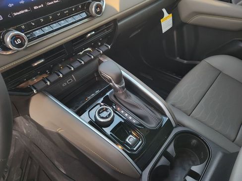 New 2026 Chevrolet Colorado ZR2 w/ Technology Package image 15