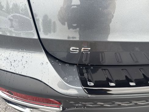 New 2025 Volkswagen Taos SE image 7