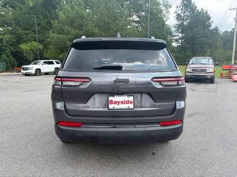 Used 2025 Jeep Grand Cherokee L Altitude RWD image 18