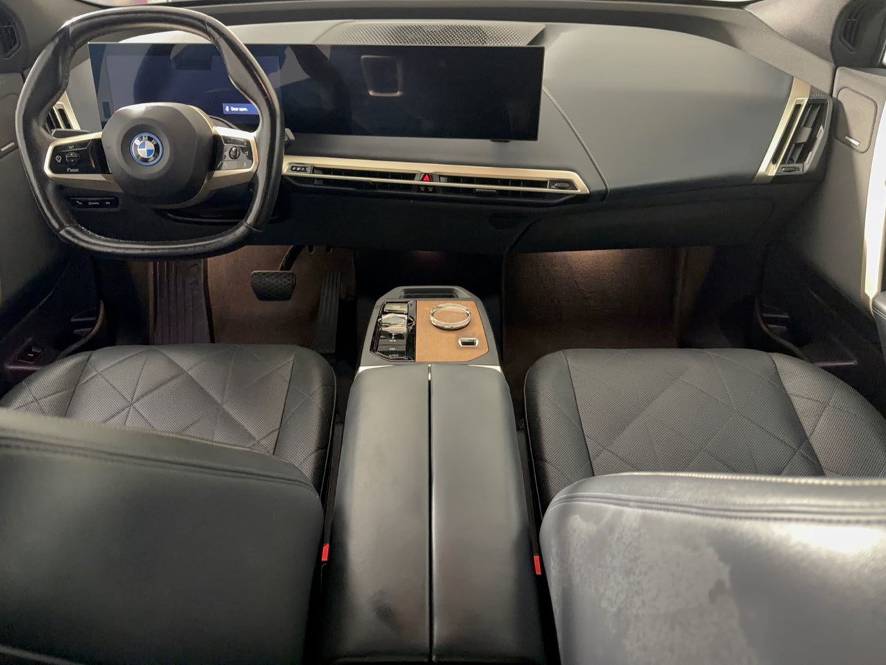 Certified 2023 BMW iX xDrive50 w/ Premium Package AWD/4WD image 17