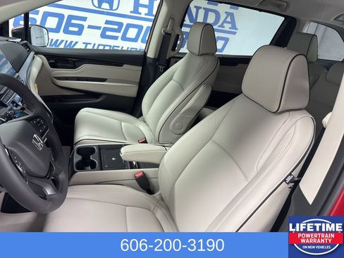 New 2026 Honda Odyssey Touring image 23
