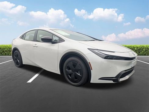 New 2026 Toyota Prius Plug-In Hybrid image 2