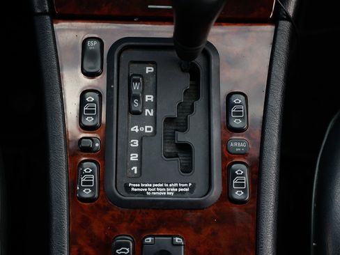 Used 1998 Mercedes-Benz E 320 E320 4DR SEDAN image 32