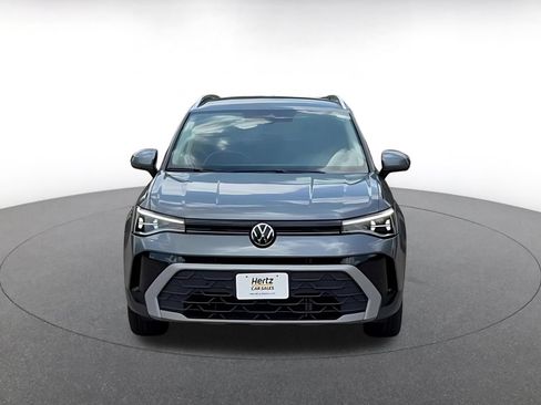 Used 2025 Volkswagen Taos SE FWD image 4