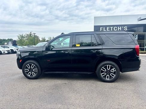 Used 2024 GMC Yukon AT4 w/ Technology Package AWD/4WD image 9