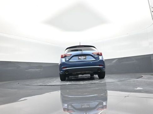 Used 2018 MAZDA MAZDA3 Touring image 22