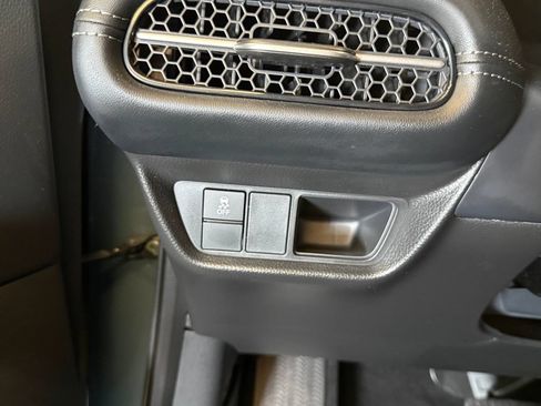 Used 2025 Honda HR-V EX-L image 18