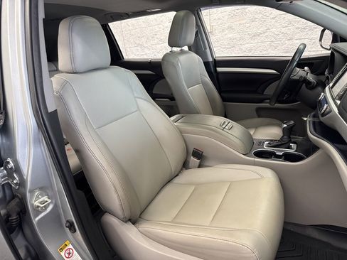 Used 2019 Toyota Highlander XLE image 53