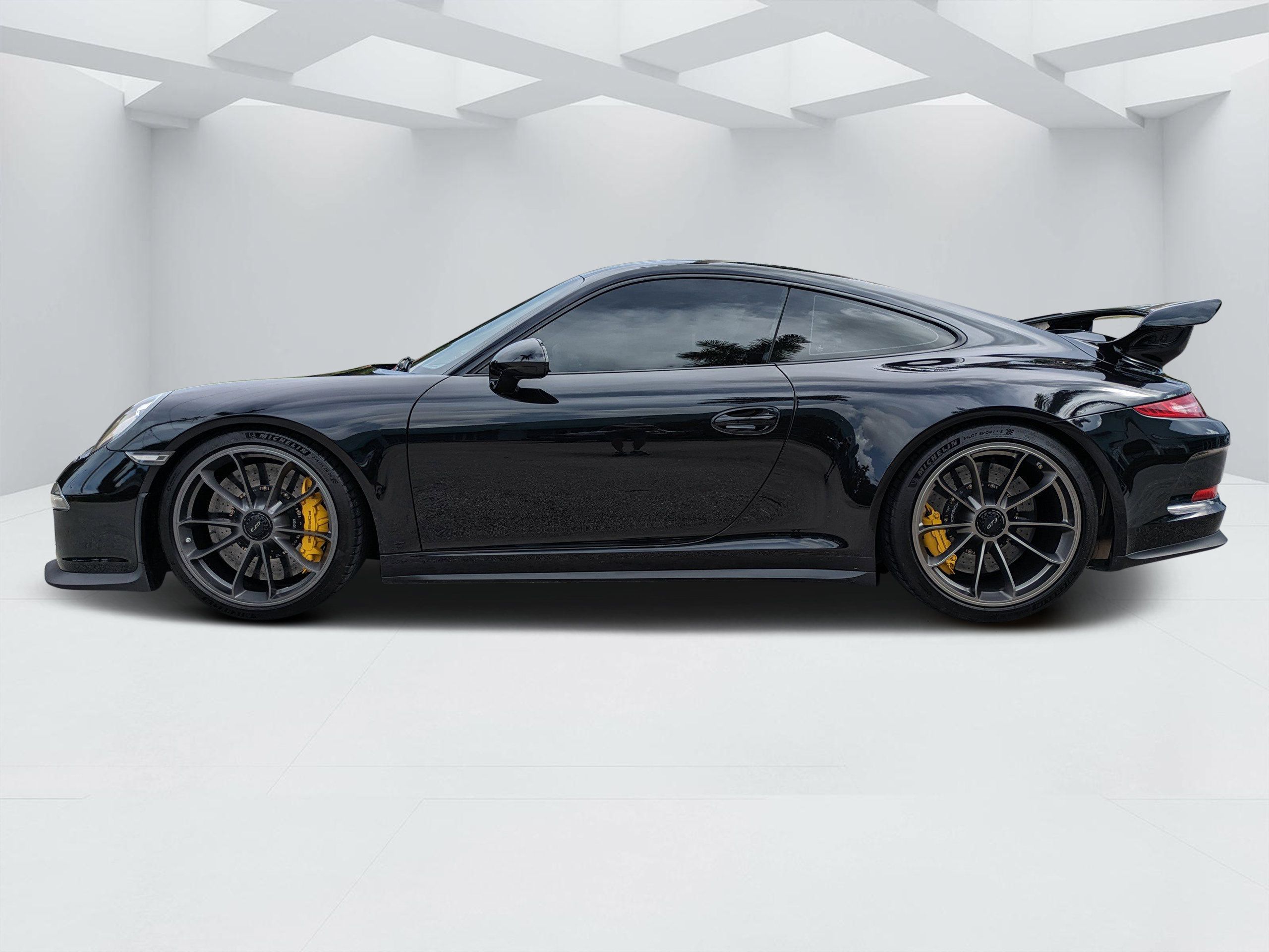 Used 2015 Porsche 911 GT3 RWD image 6