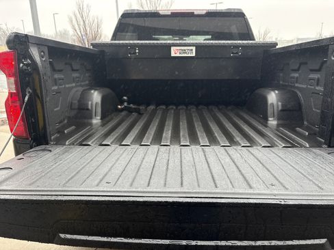 Used 2021 Chevrolet Silverado 1500 LT image 30