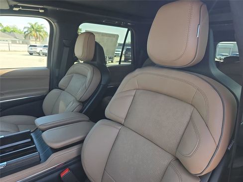 New 2026 Lincoln Navigator L Black Label AWD/4WD image 17