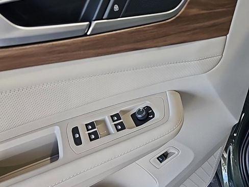 New 2026 Volkswagen Atlas SE image 29