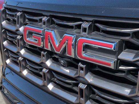 Used 2024 GMC Canyon AT4X AWD/4WD image 12