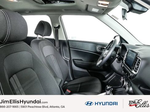 Certified 2025 Hyundai Venue SEL image 24