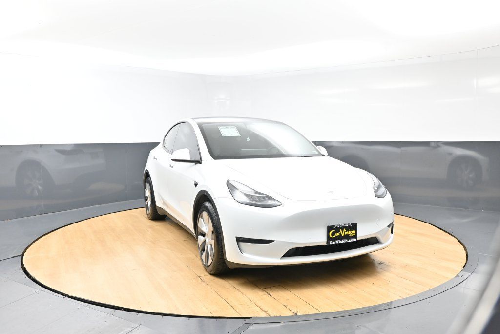 Used 2021 Tesla Model Y Long Range AWD/4WD image 2